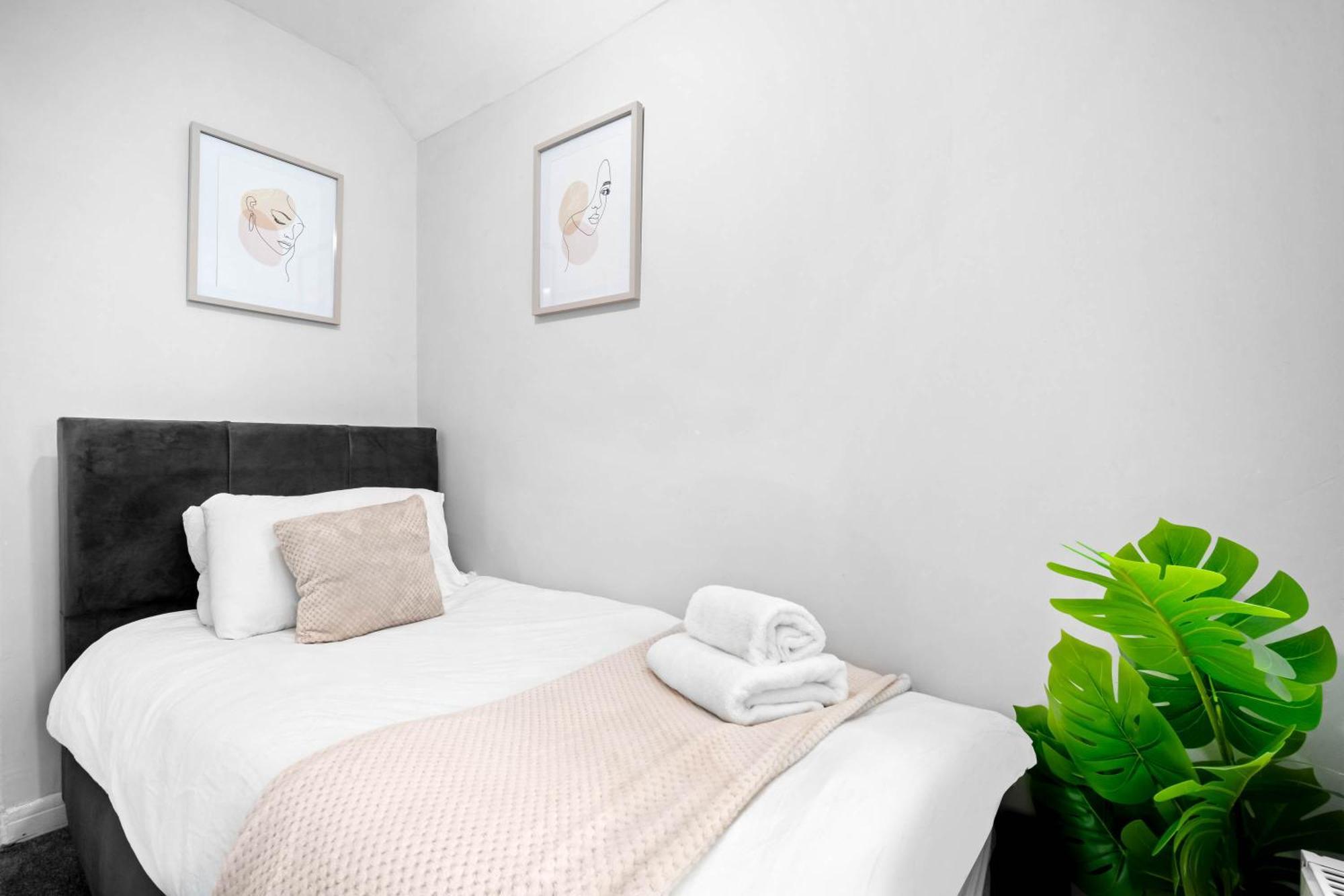 Modern 18 Guest Large Home In Solihull - Near Nec, Jlr, Hs2 And Bhx Birmingam Exterior foto